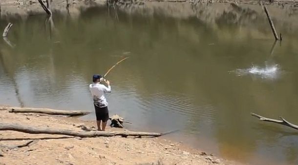 VIDEO: Catching carp on soft plastics